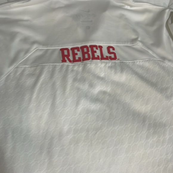 Nike Dri Fit Like New Condition Ole Miss with Rebels on the Back Shirt Size: S - Picture 6 of 11